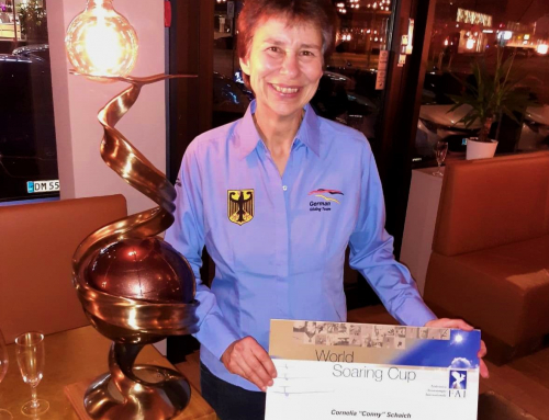 Silbernes Lorbeerblatt für Cornelia Schaich – Inspiration für Pilotinnen in ganz Deutschland